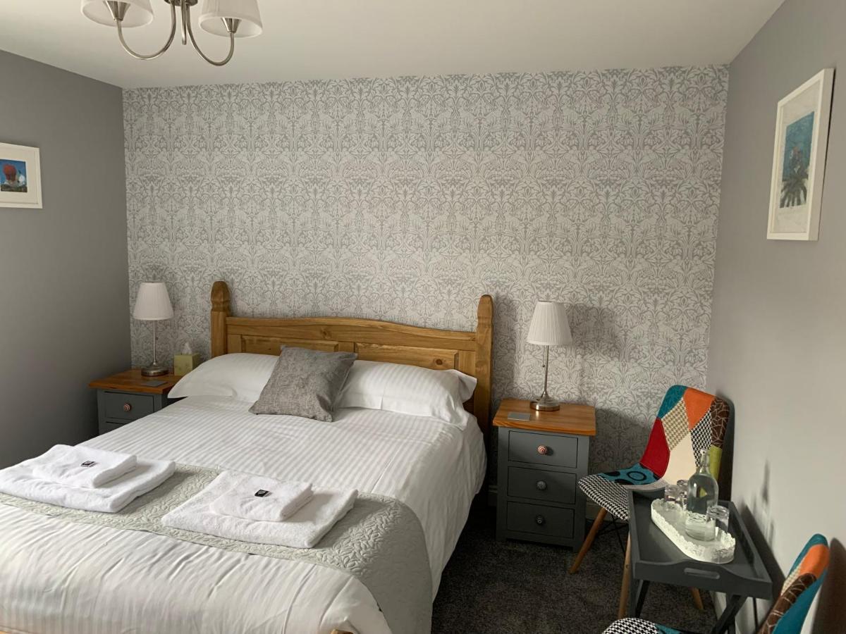 Hensleigh House Bed & Breakfast Charmouth Exterior photo