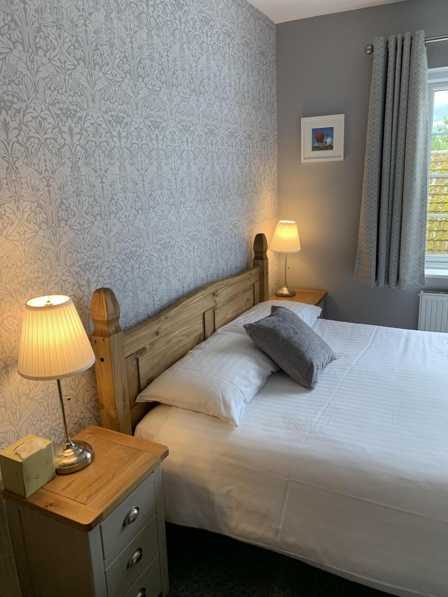 Hensleigh House Bed & Breakfast Charmouth Room photo